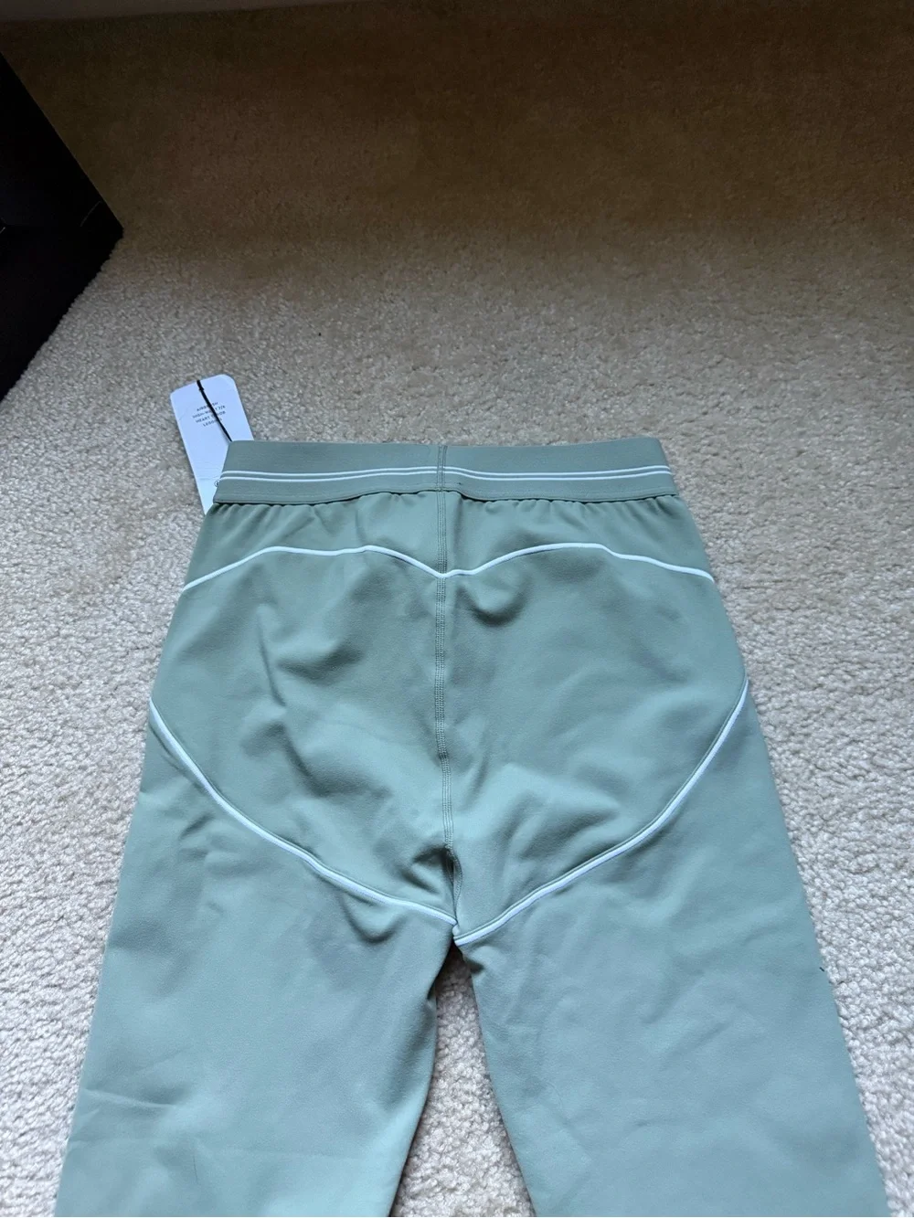 Alo KSage Green heart throb Leggings